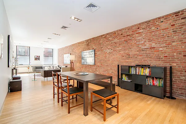 Rented by SPORN GROUP LLC | media 19