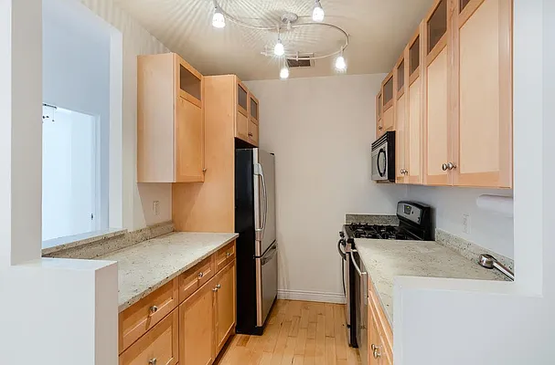 Rented by Compass | media 19