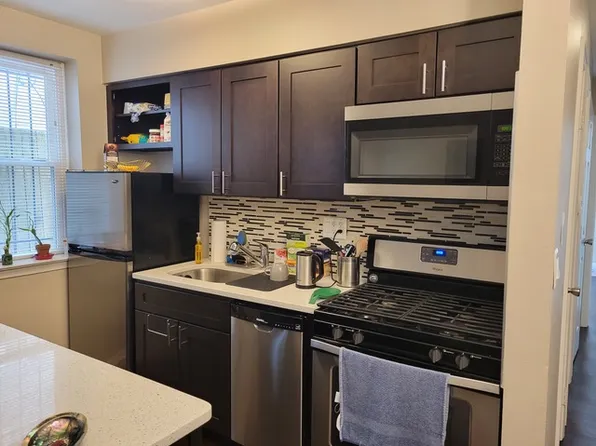 2008 South St APT 1R, Philadelphia, PA 19146