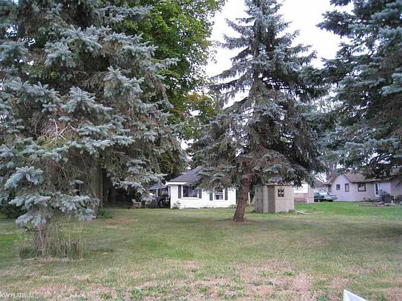 4th image of 50365 Bay Ct
