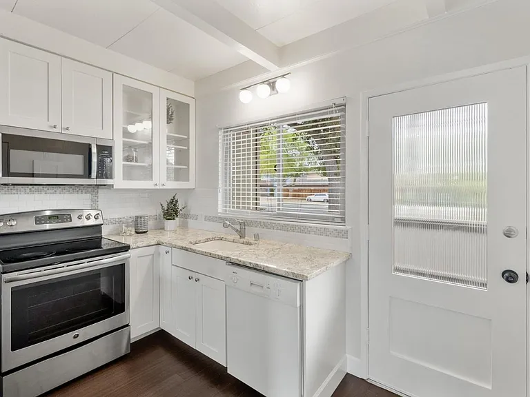 3901 Middlefield Rd #G — Photo 11