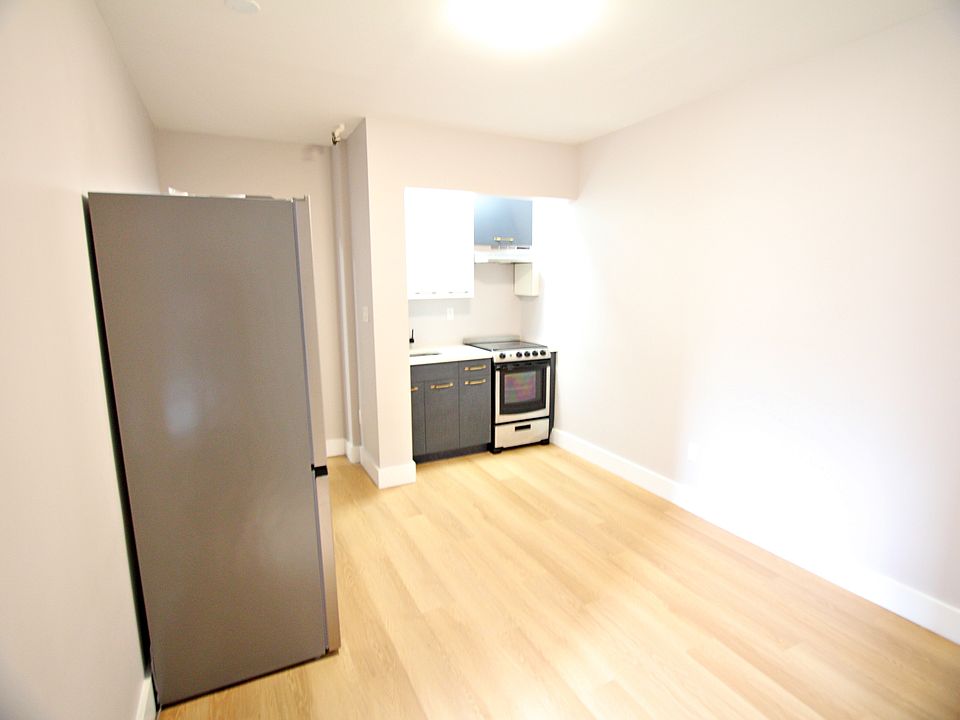 1st image of 543 W 125th St #32
