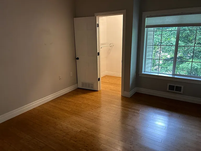 801 Rainier Ave N #B309 — Photo 33