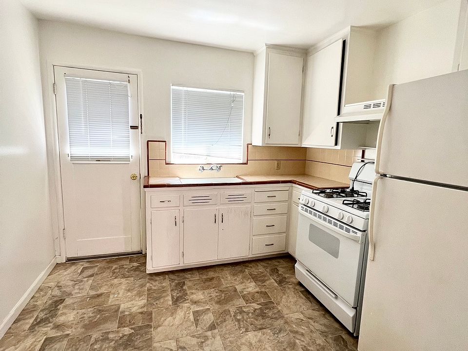 1st image of 729 Mountain View Ave #3
