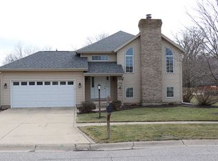 1511 Colonial Dr, Chesterton, IN 46304