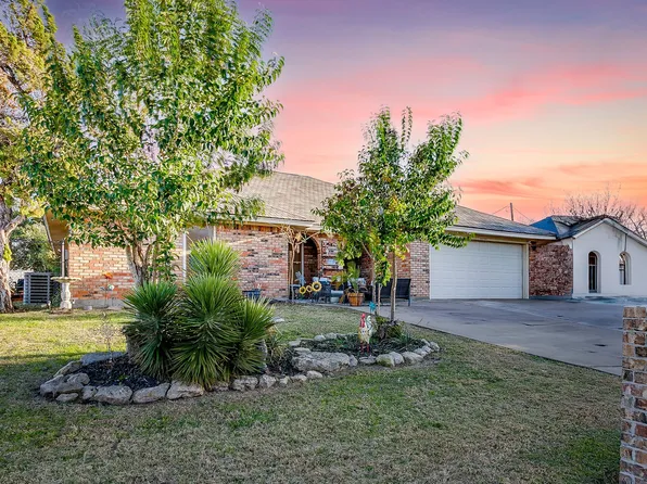 5244 Hill Ridge Dr, Fort Worth, TX 76135