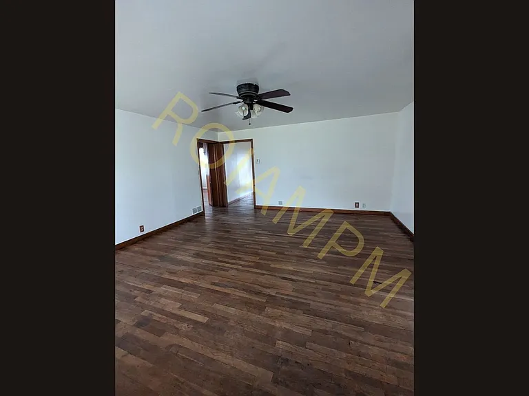 608 Pierce St — Photo 3
