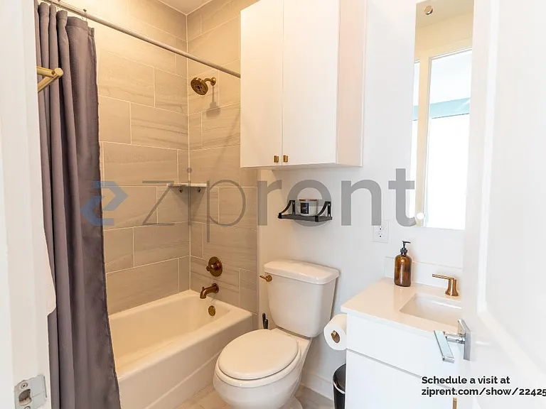 First Floor Ensuite Bath