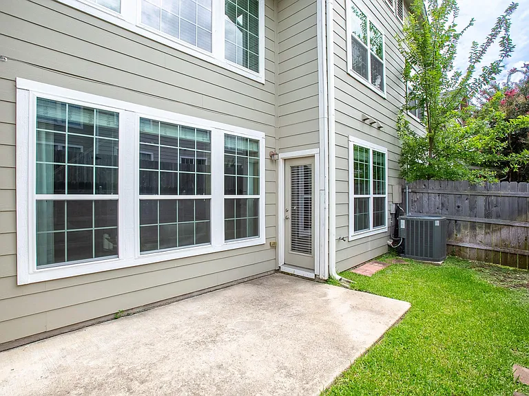 2632 Century Park Blvd #37 — Photo 17