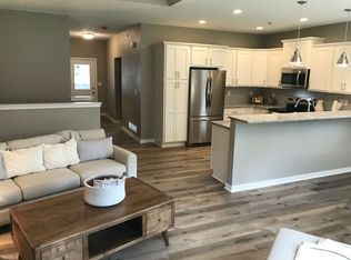 4415 Lower Beaver Rd, Des Moines, IA 50310