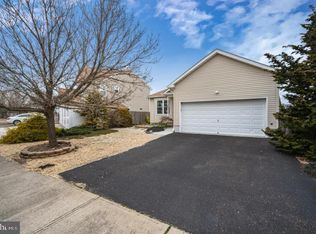 21 Dolphin Cir W, Bayville, NJ 08721