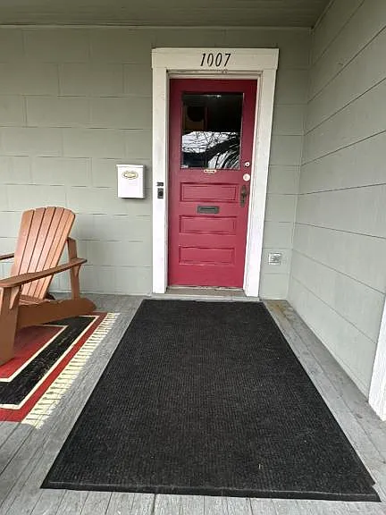 1007 W Augusta Ave — Photo 3