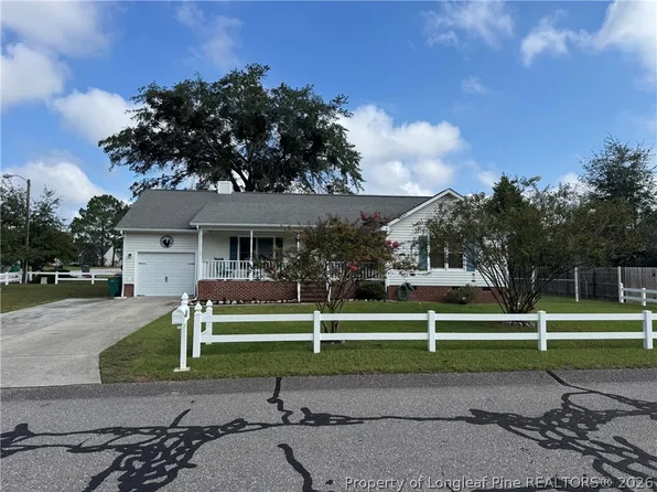 5826 Bloomsbury Dr, Fayetteville, NC 28306