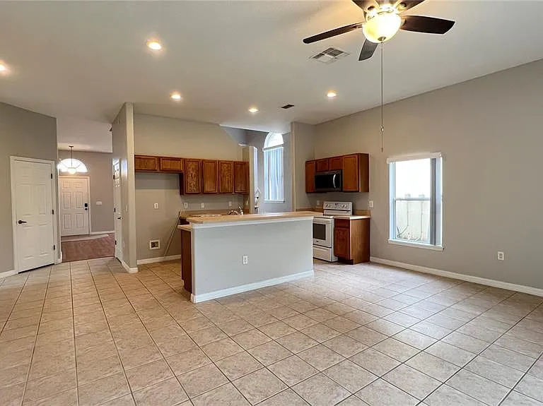 143 Vizcay Way — Photo 18