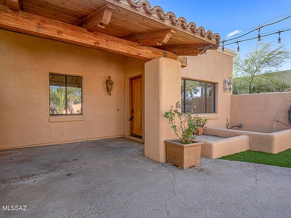 4th image of 2759 N Desert Ave