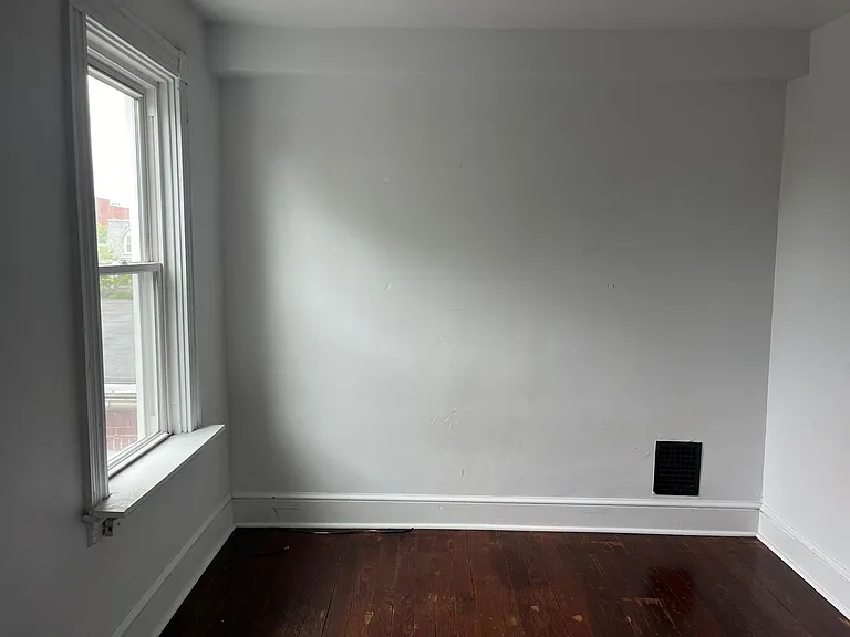 562 W Lemon St — Photo 13