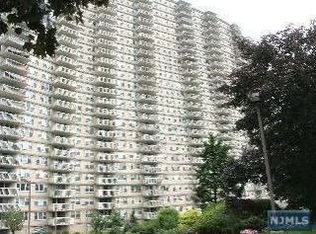 555 North Ave APT 4L, Fort Lee, NJ 07024