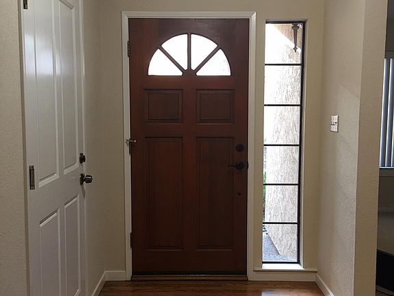 2nd image of 1322 Crane St
