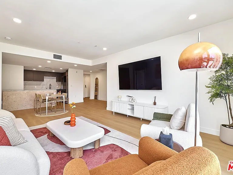 510 S Oxford Ave #310 — Photo 34