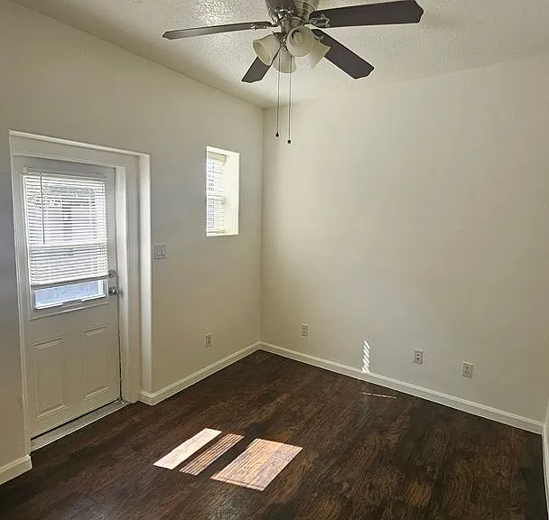 317 Washington St SE #A-F — Photo 5