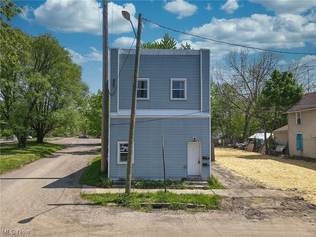 365 Wunderlich Ave photo 1