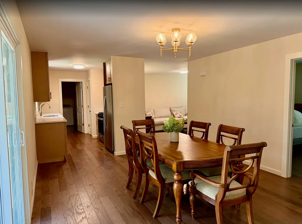 1 bed, 1470 sqft, $1,100 — Photo 2