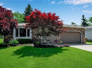 27 Autumn Ln, Depew, NY 14043