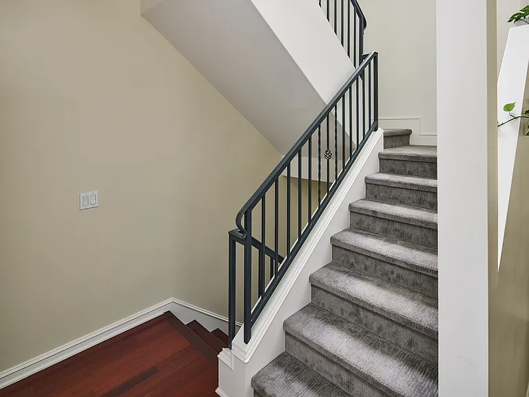 362 Richmond St — Photo 10