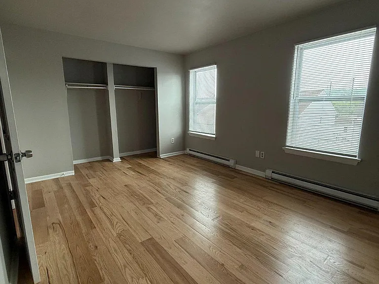 845 Poplar St — Photo 8