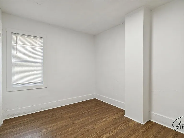 16211 Kentucky St — Photo 17