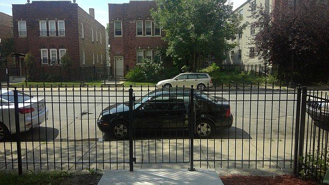 2nd image of 3264 W Warren Blvd