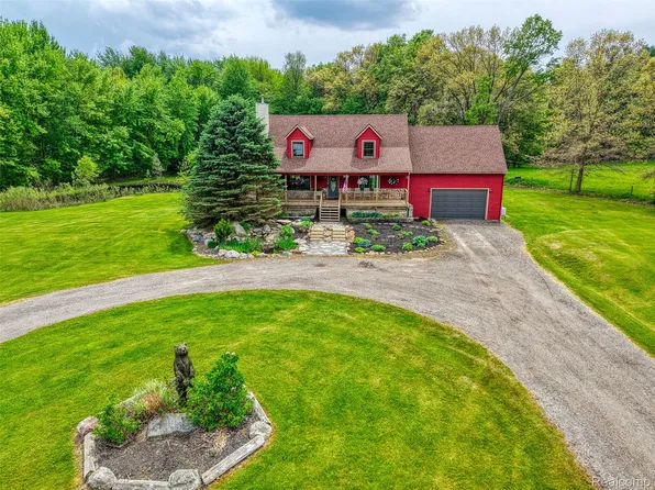 2500 E Jones Rd, Howell, MI 48855