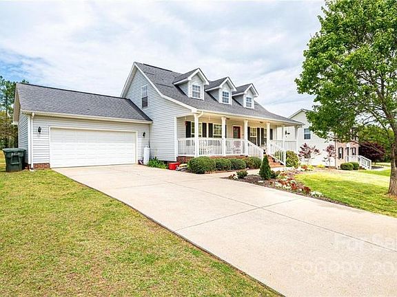 4th image of 2252 Picnic Dr