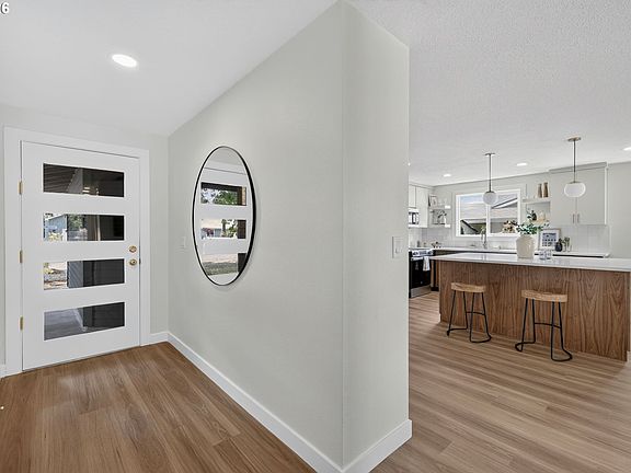 4th image of 2847 SE Lonny Ct