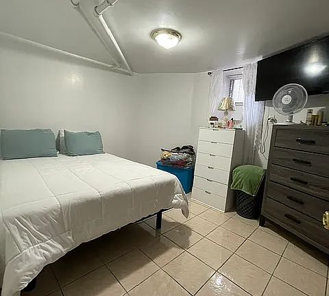 3rd image of 337 E 16th St #1