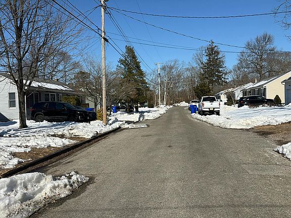 5th image of 120 Hoover Dr