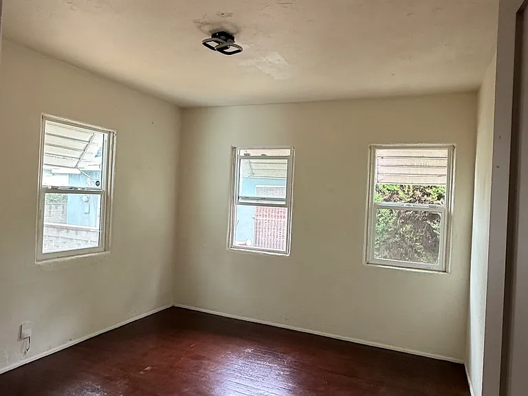5556 El Monte Ave — Photo 11