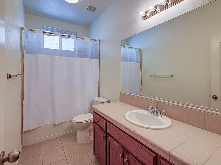 1927 N Karen Ave — Photo 17