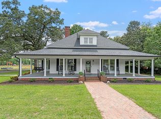 190 Porch Swing Ln, Fuquay Varina, NC 27526