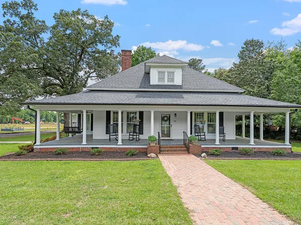 190 Porch Swing Ln, Fuquay Varina, NC 27526