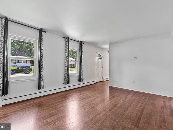 2nd image of 4516 Kenwood Dr