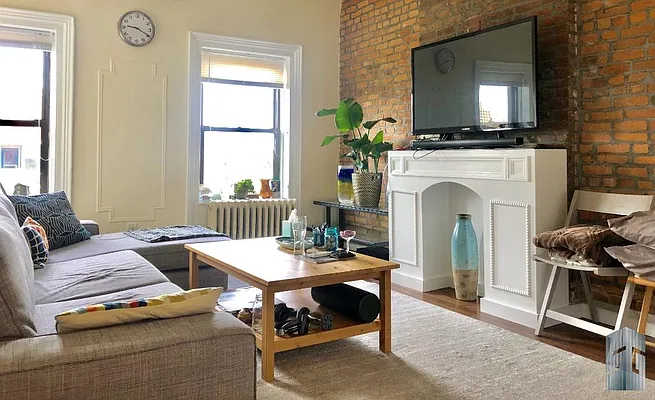 Rented by Skyline Group Real Estate | media 41