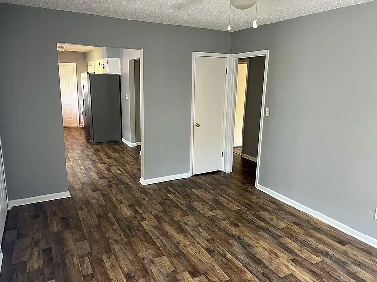 6255 Memphis Ave — Photo 3