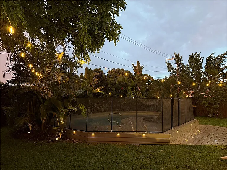 1507 Harding St — Photo 16