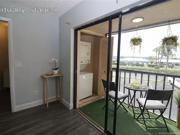 2083 NE Collins Cir #8-90 — Photo 3