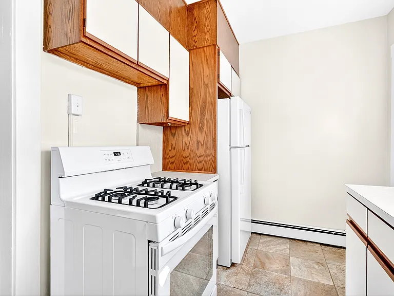 825 Main St #A — Photo 18
