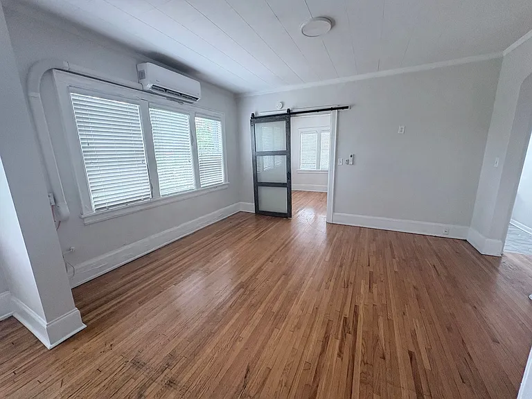 8th Street Apartments — Photo 20