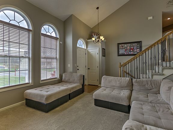 5th image of 3903 NE 87th St