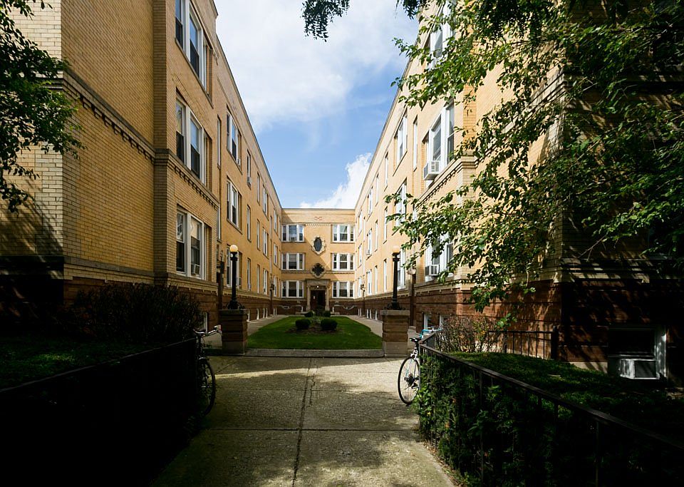 1st image of 4348 N Winchester Ave APT 1S