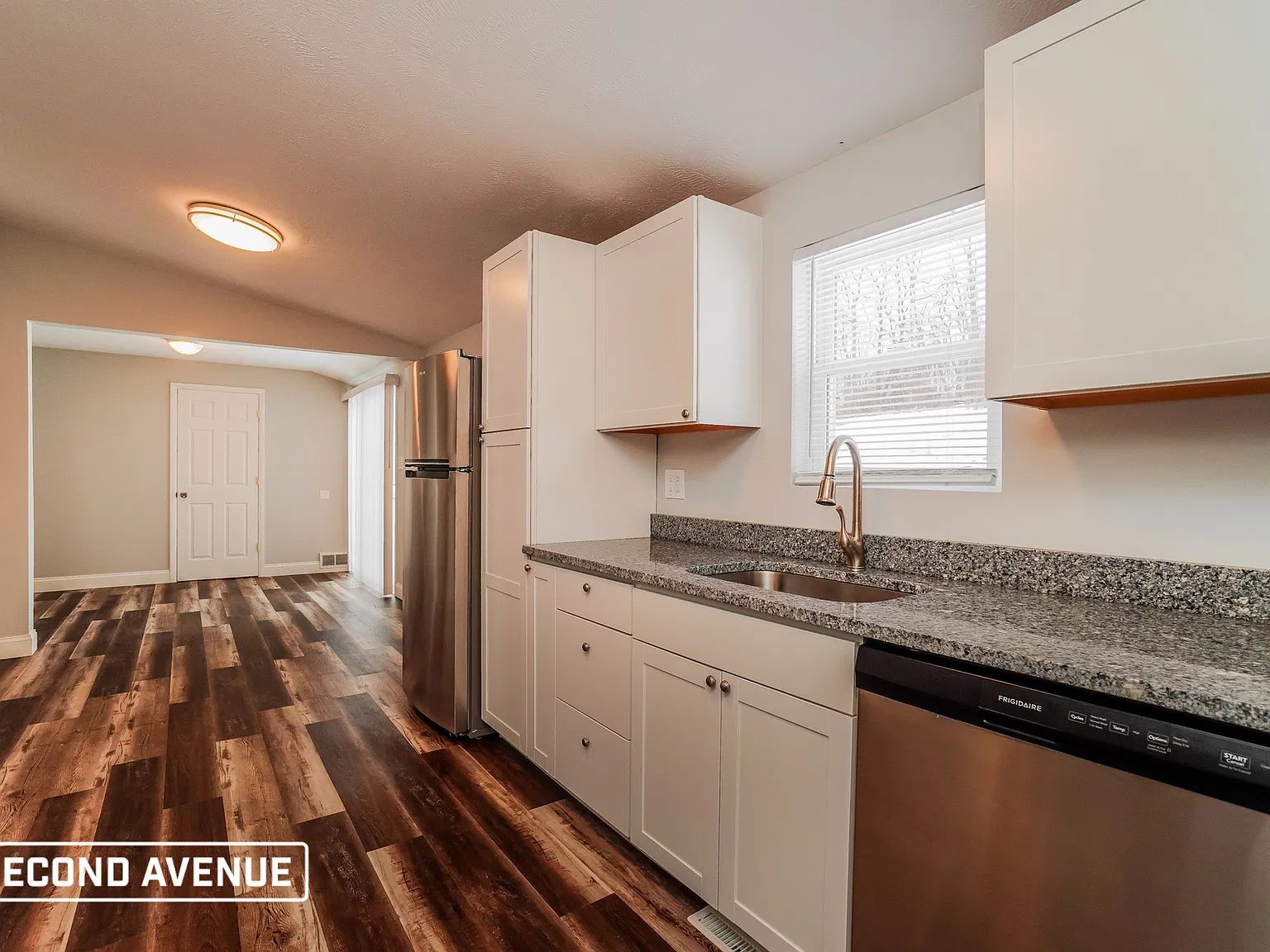 4 bed, 2.0 bath, 1728 sqft, $2,159 — Photo 4